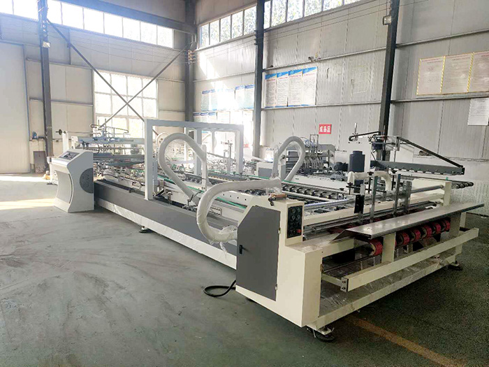 全自動粘釘一體機(jī)圖片