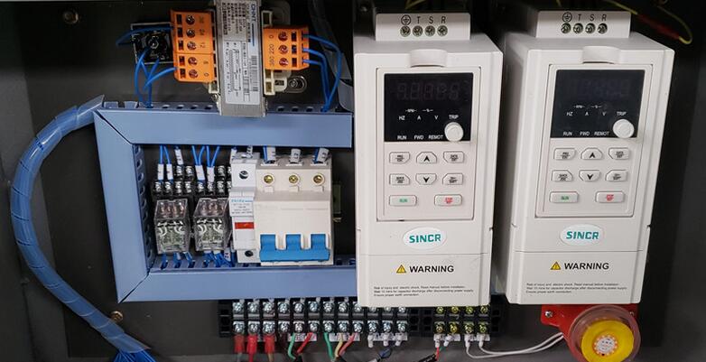 壓合式粘箱機電控系統